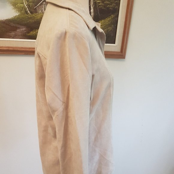 Women's blouse - Picture 4 of 10